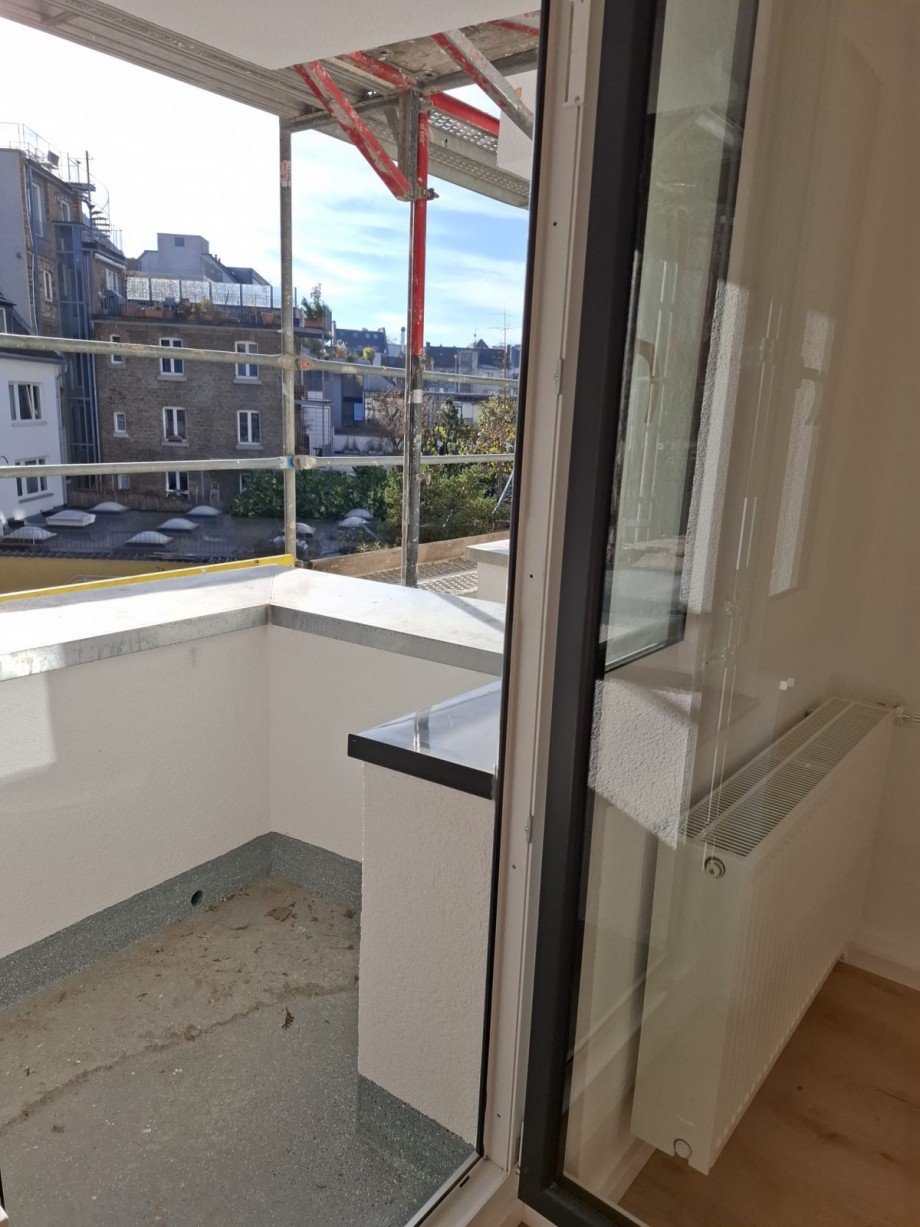 Balkon - Noch Ger�st Etagenwohnung K�ln