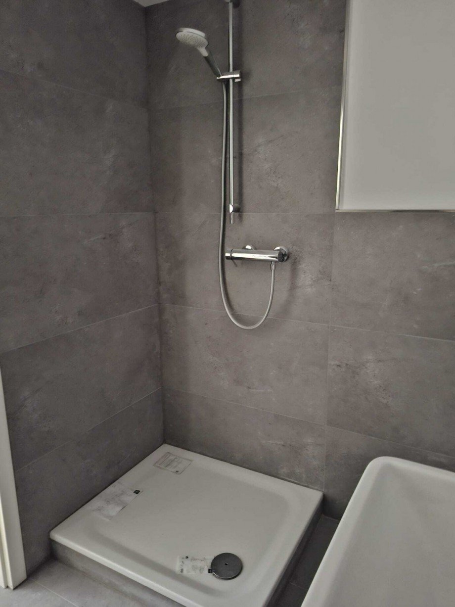 Duschbad nach Modernisierung Wohnung K�ln
