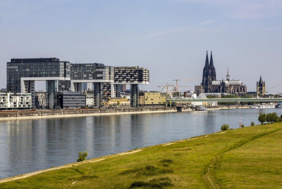 Wahrzeichen Etagenwohnung K�ln