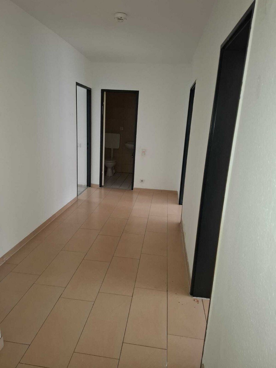 Diele Istzustand vor Modernisierung Wohnung K�ln