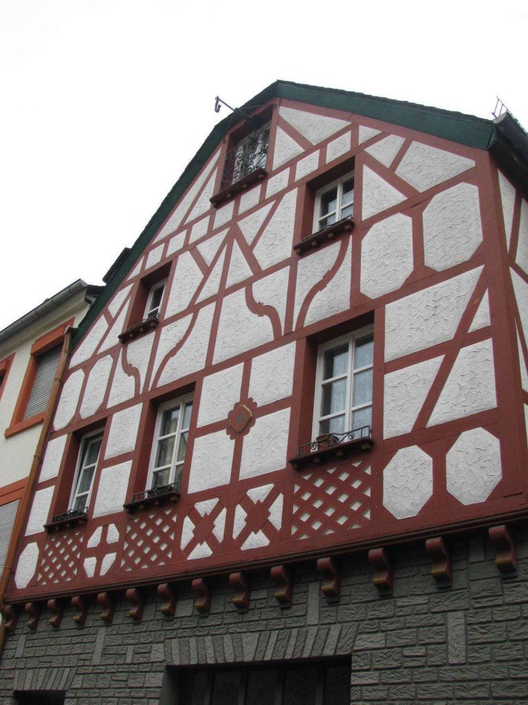Hausansicht Bernkastel-Kues Stadthaus Schmuckst�ck an der Mosel - Bernkastel-Kues l�sst gr��en