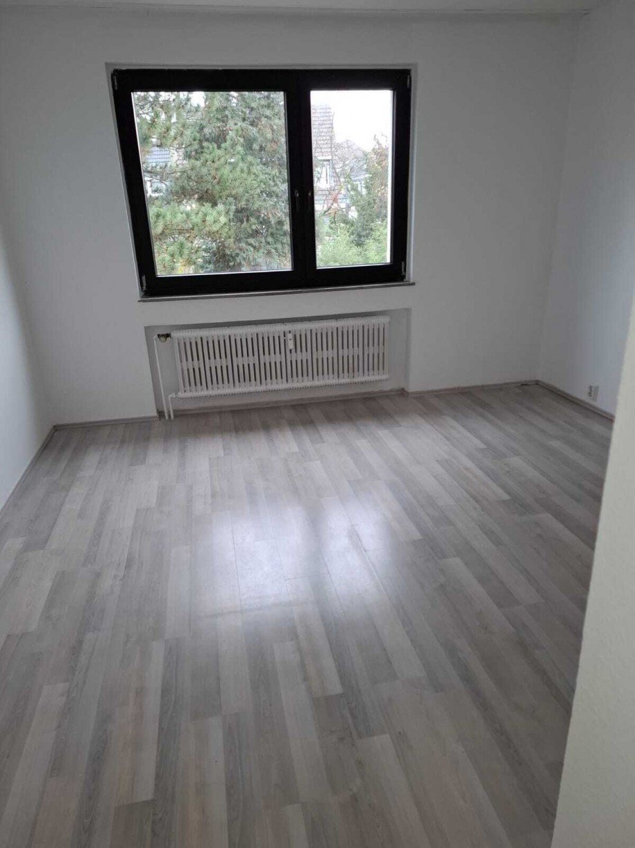 Kinderzimmer Istzustand vor Modernisierung Wohnung K�ln