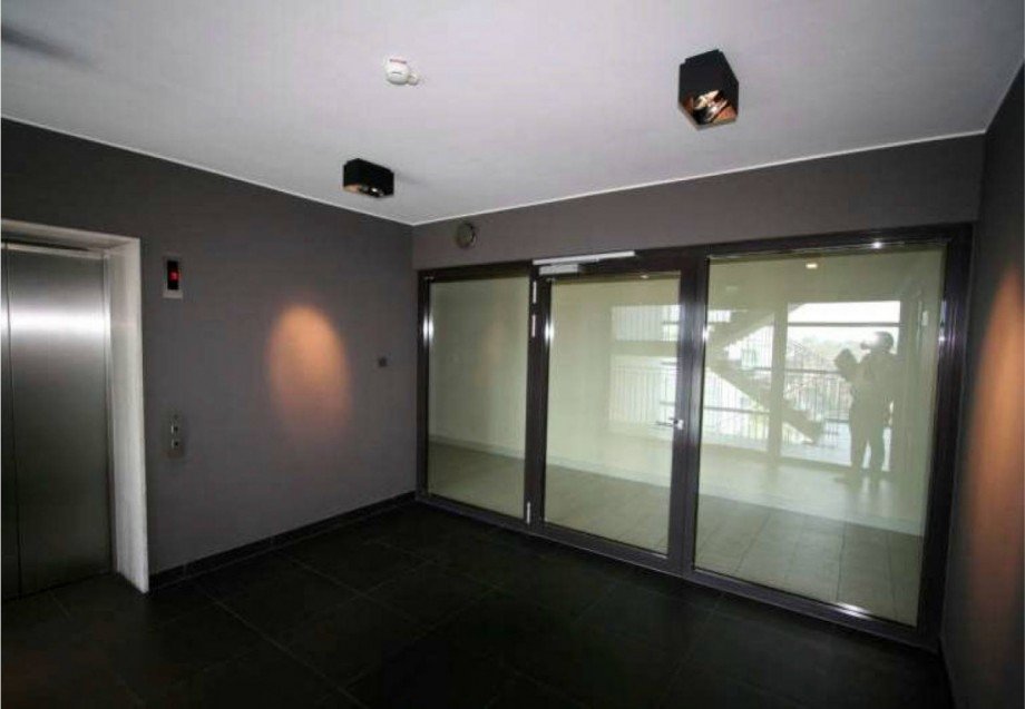 Glast�r-Etage Etagenwohnung K�ln