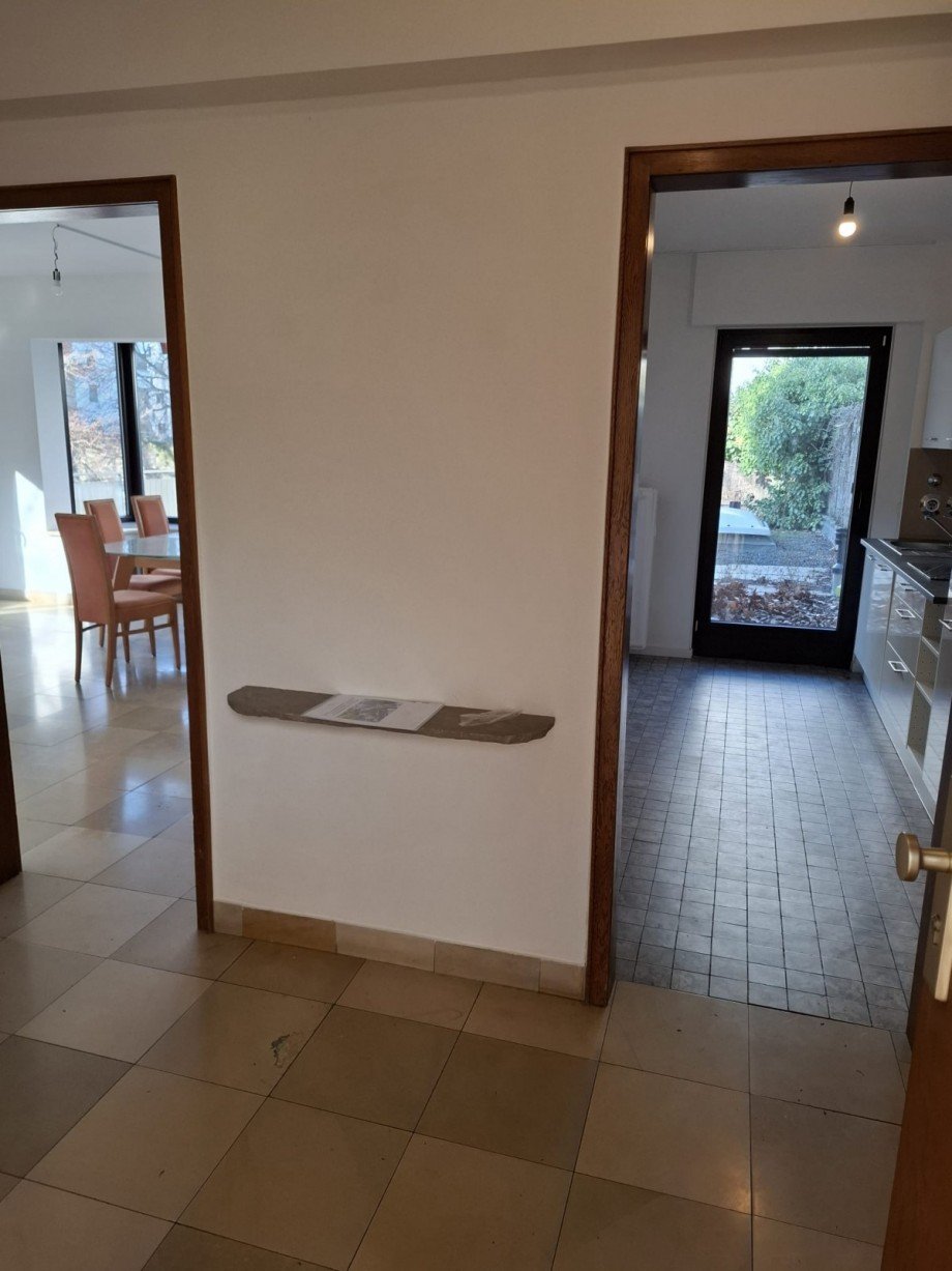 Blick zur K�che und Wohnraum Etagenwohnung K�ln