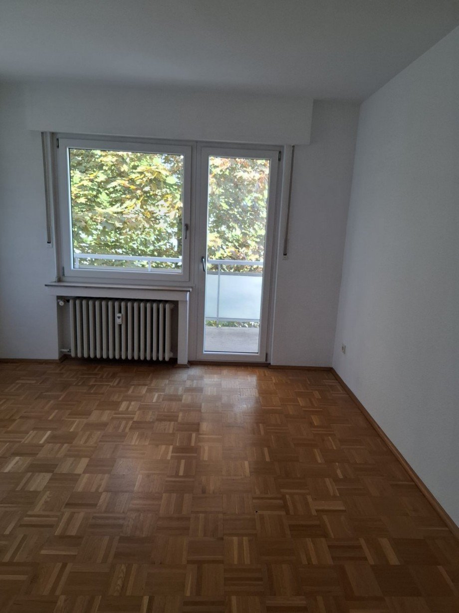 Schlafzimmer mit Balkon Etagenwohnung K�ln